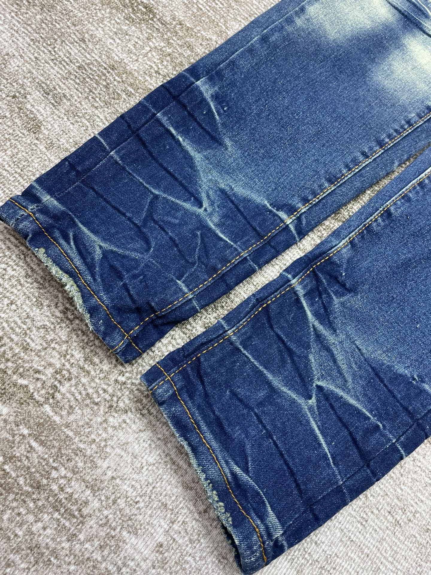 AMIRI JEANS