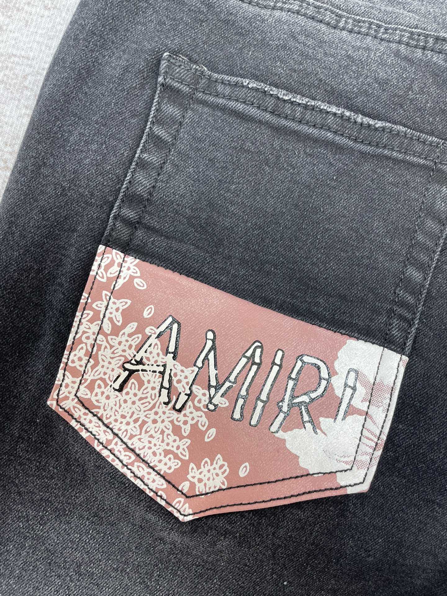 AMIRI JEANS