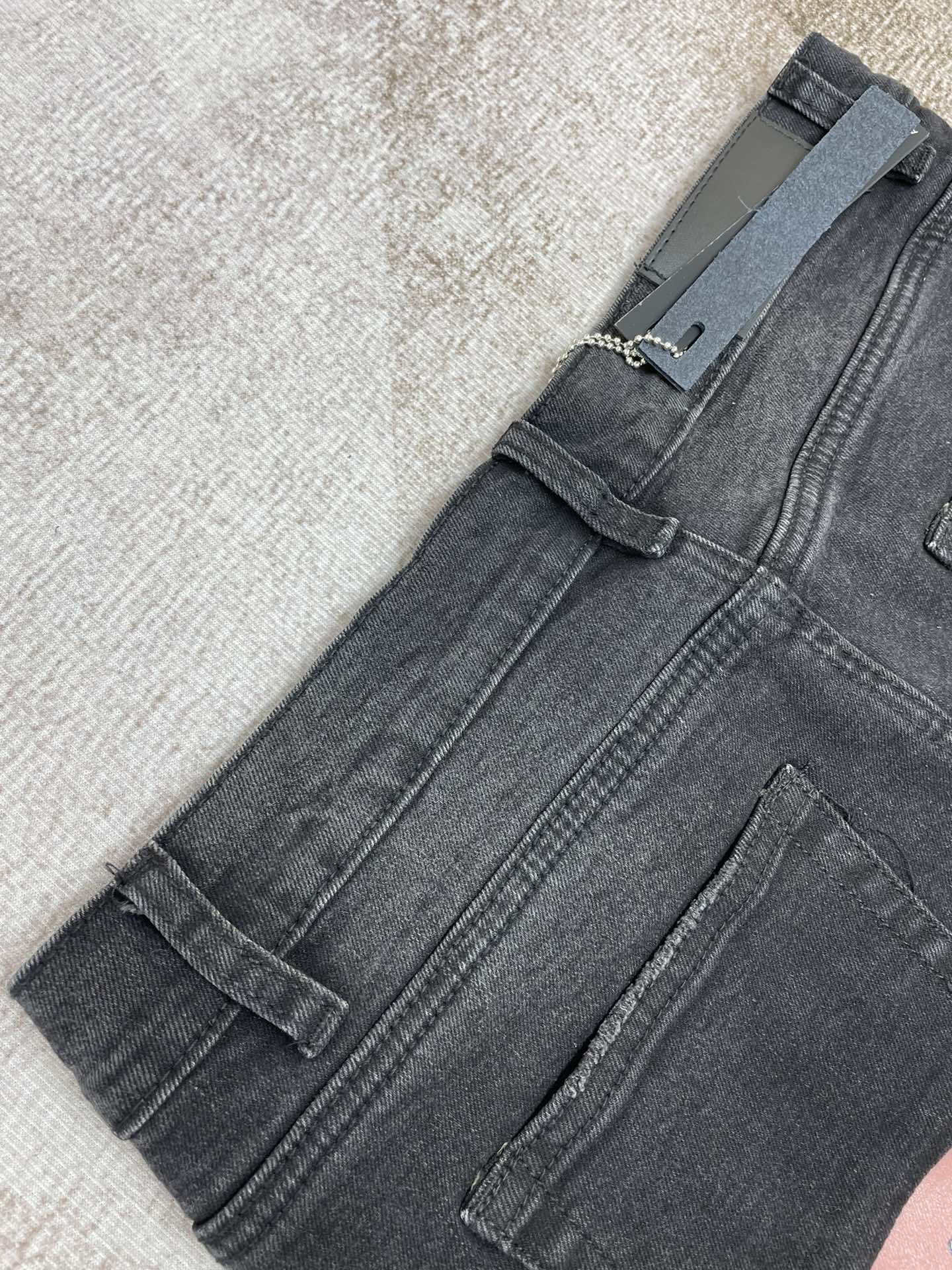 AMIRI JEANS