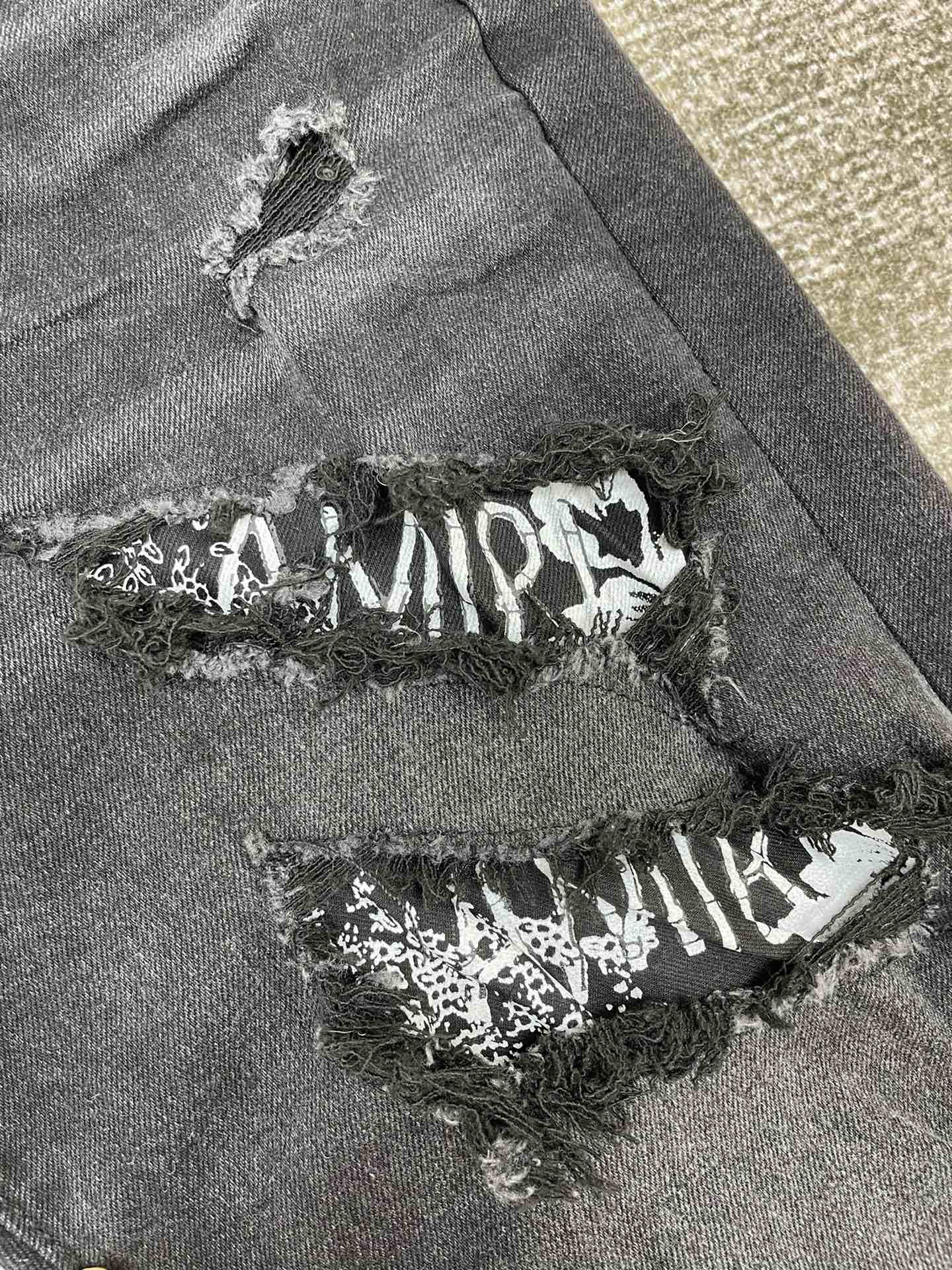 AMIRI JEANS