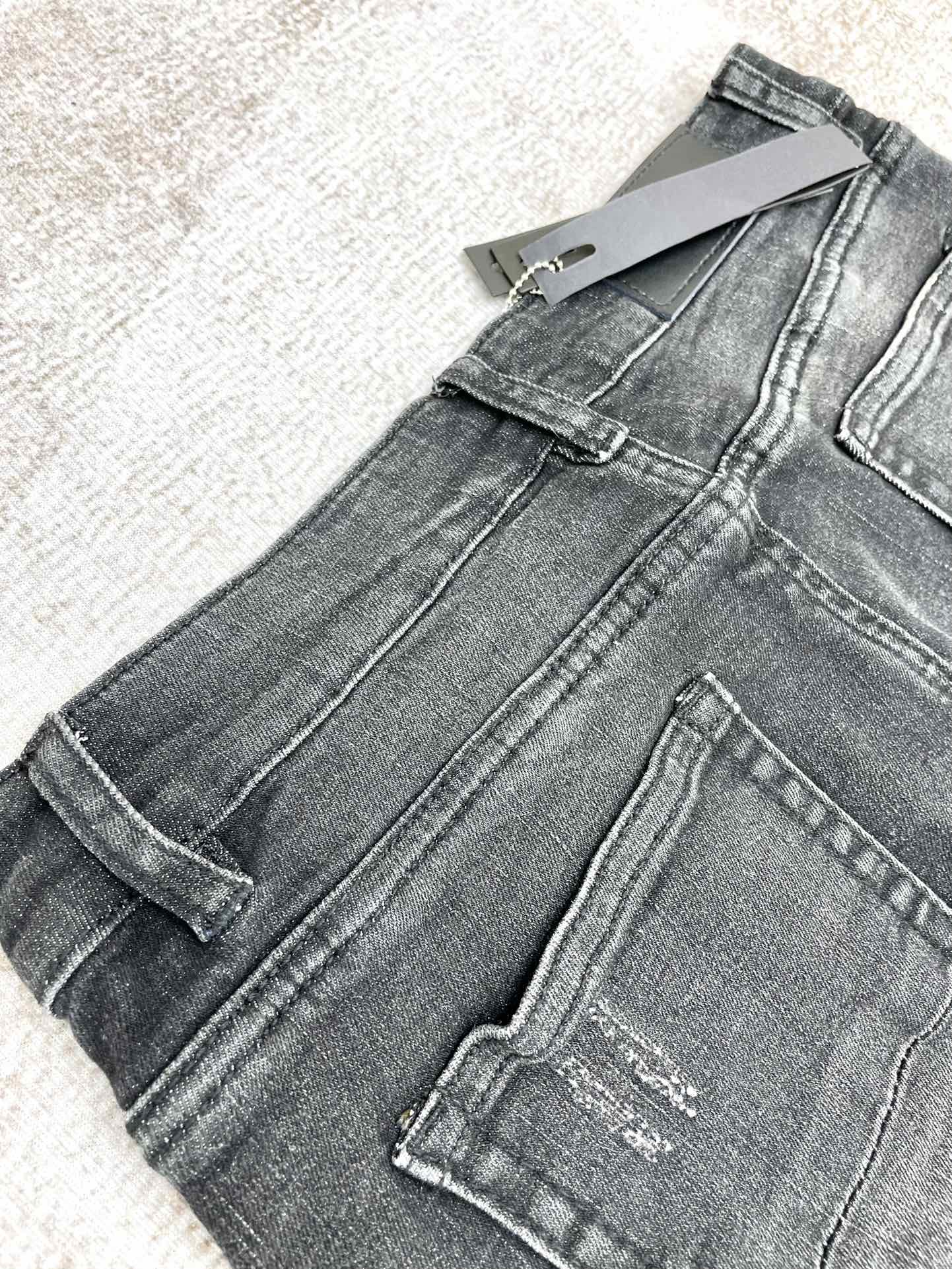 AMIRI JEANS