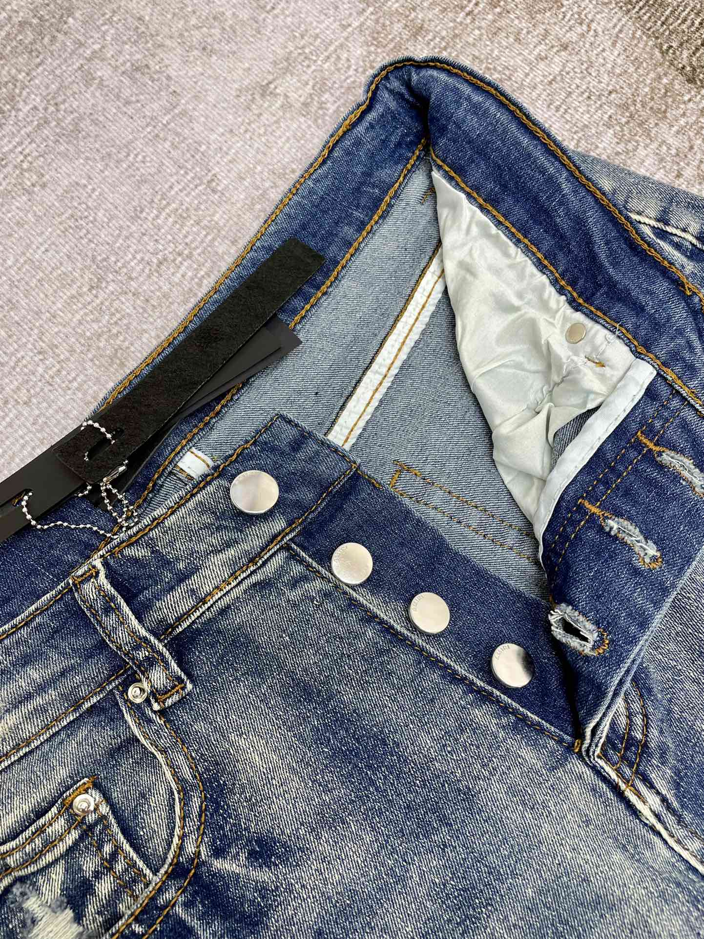 AMIRI JEANS