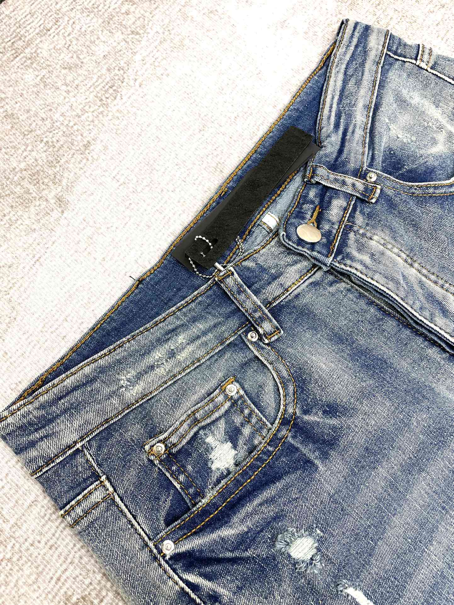 AMIRI JEANS