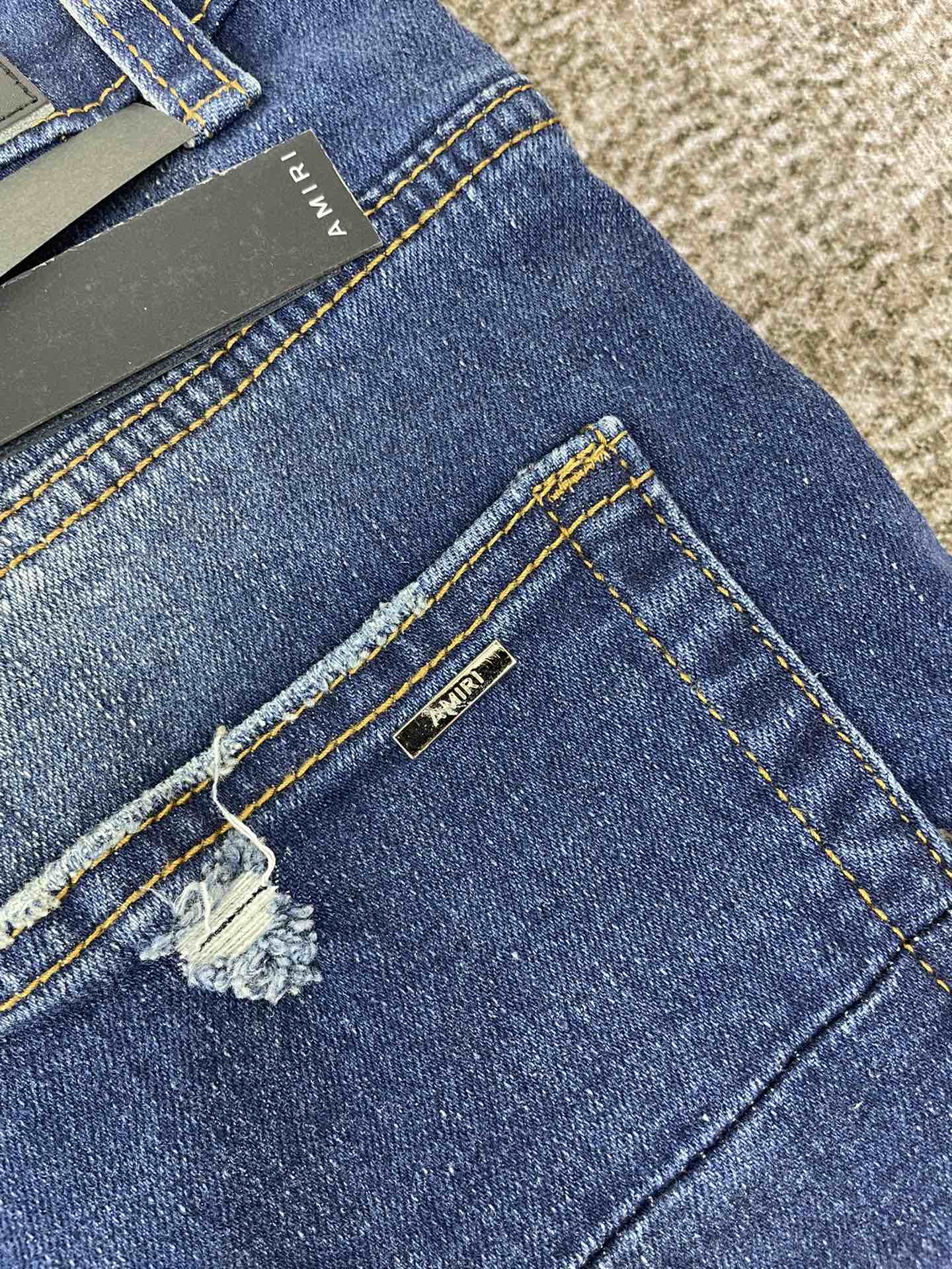 AMIRI JEANS