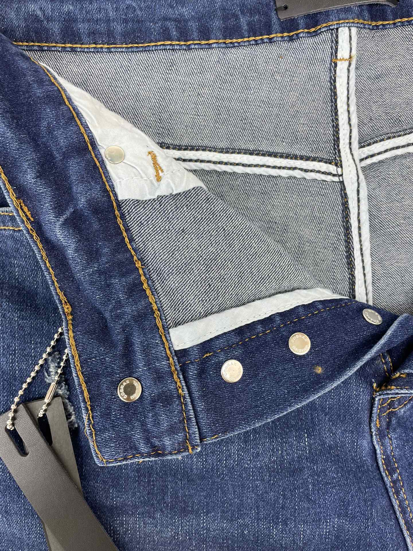 AMIRI JEANS