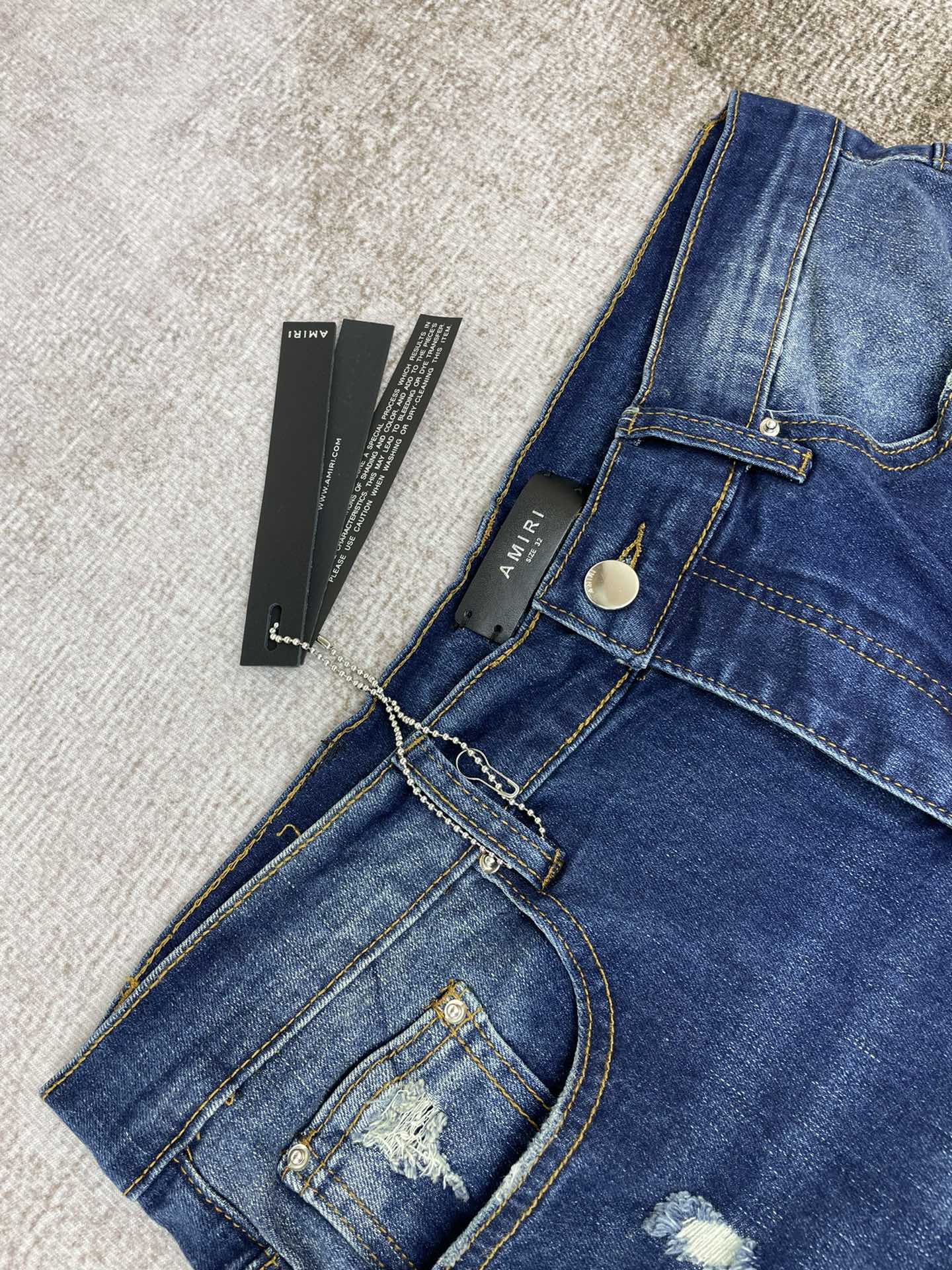 AMIRI JEANS