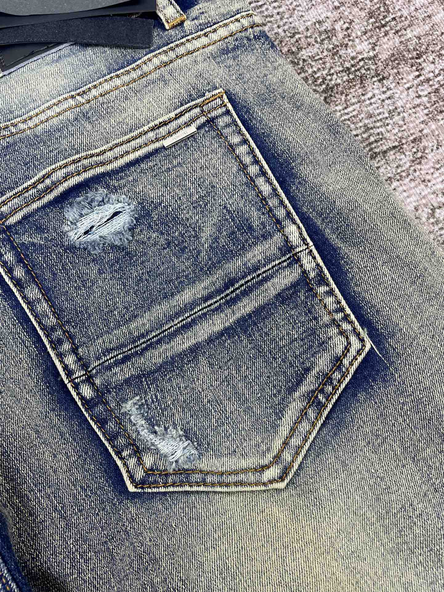 AMIRI JEANS