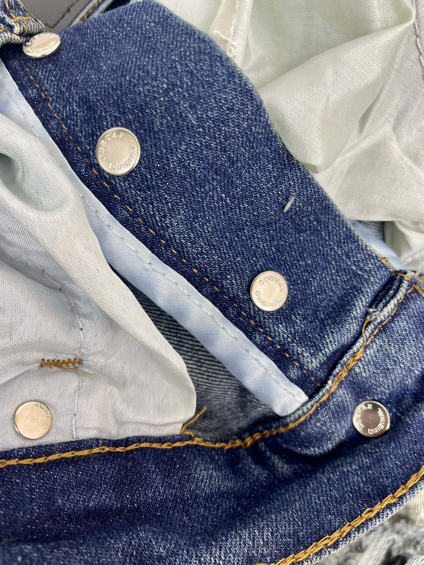 AMIRI JEANS