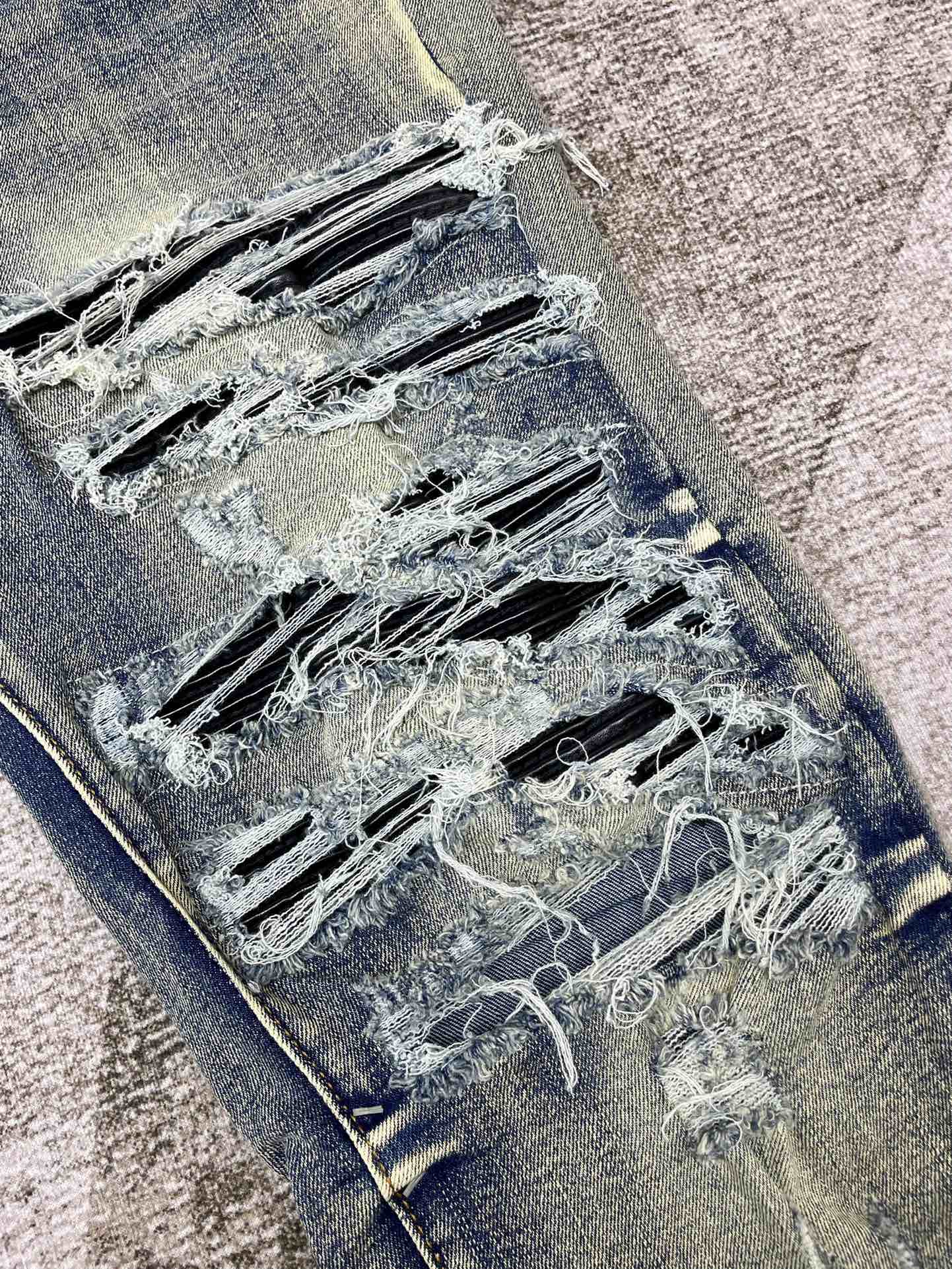 AMIRI JEANS