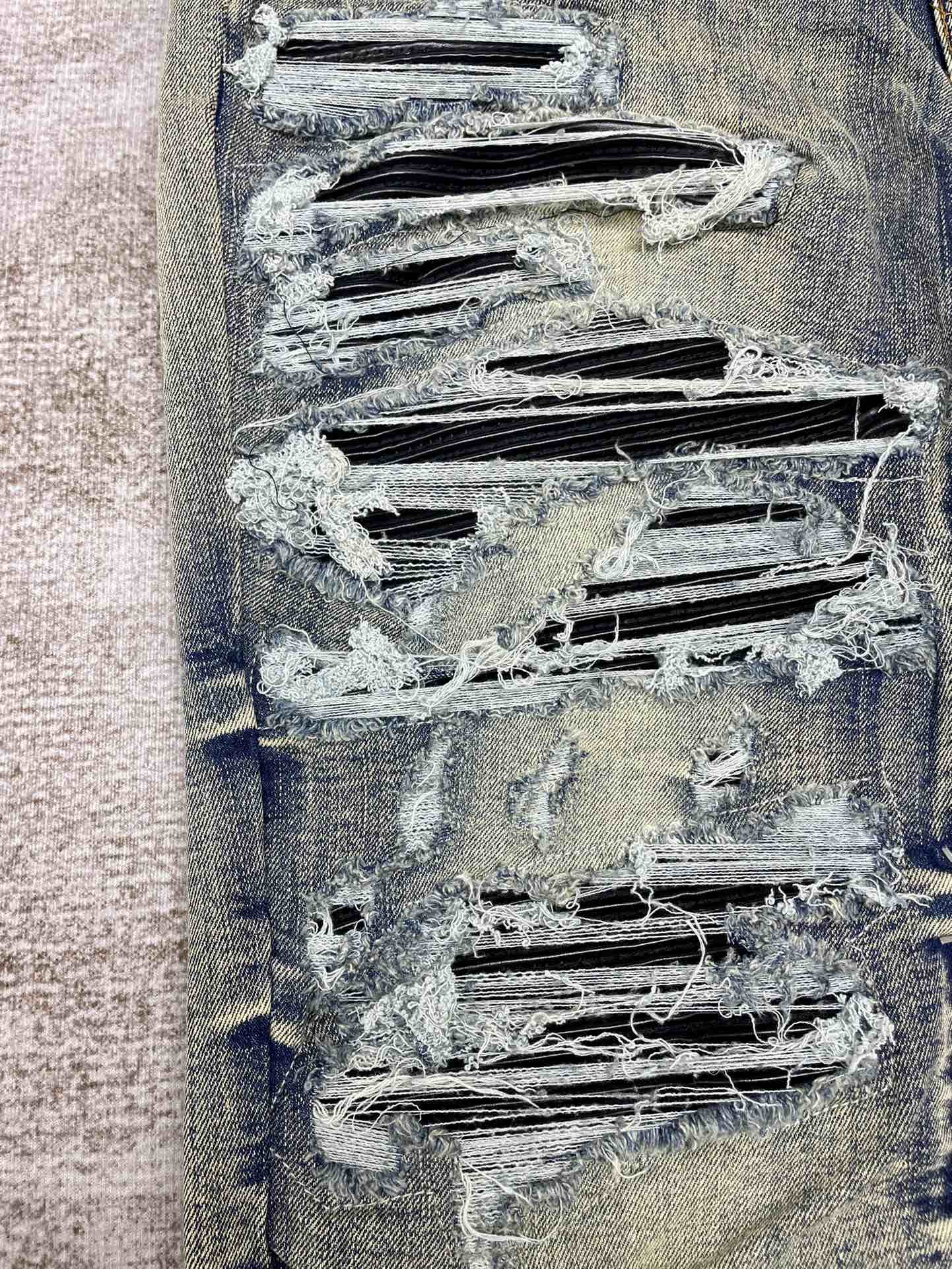 AMIRI JEANS