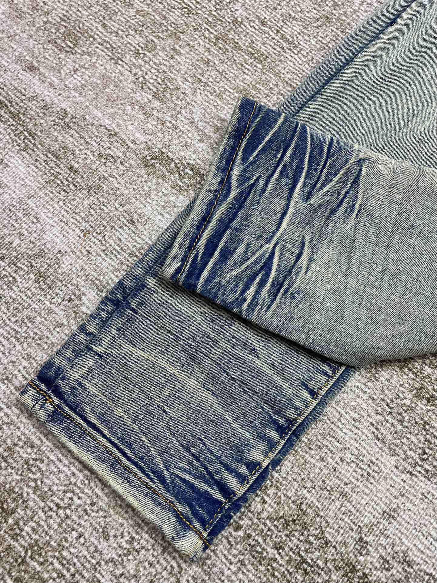 AMIRI JEANS