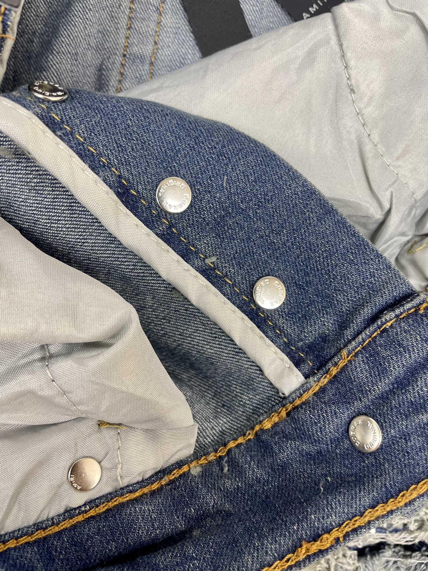AMIRI JEANS