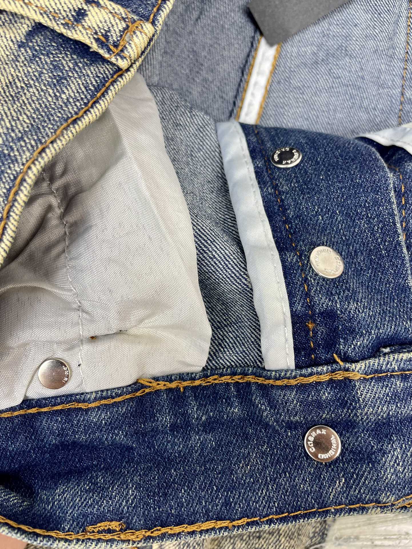 AMIRI JEANS