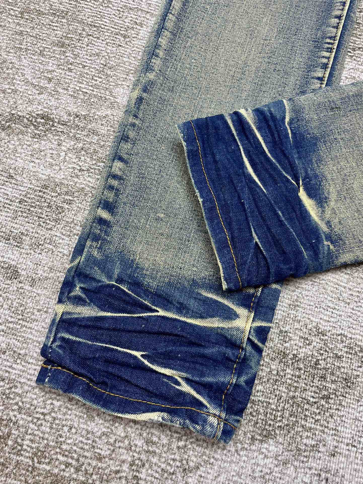 AMIRI JEANS
