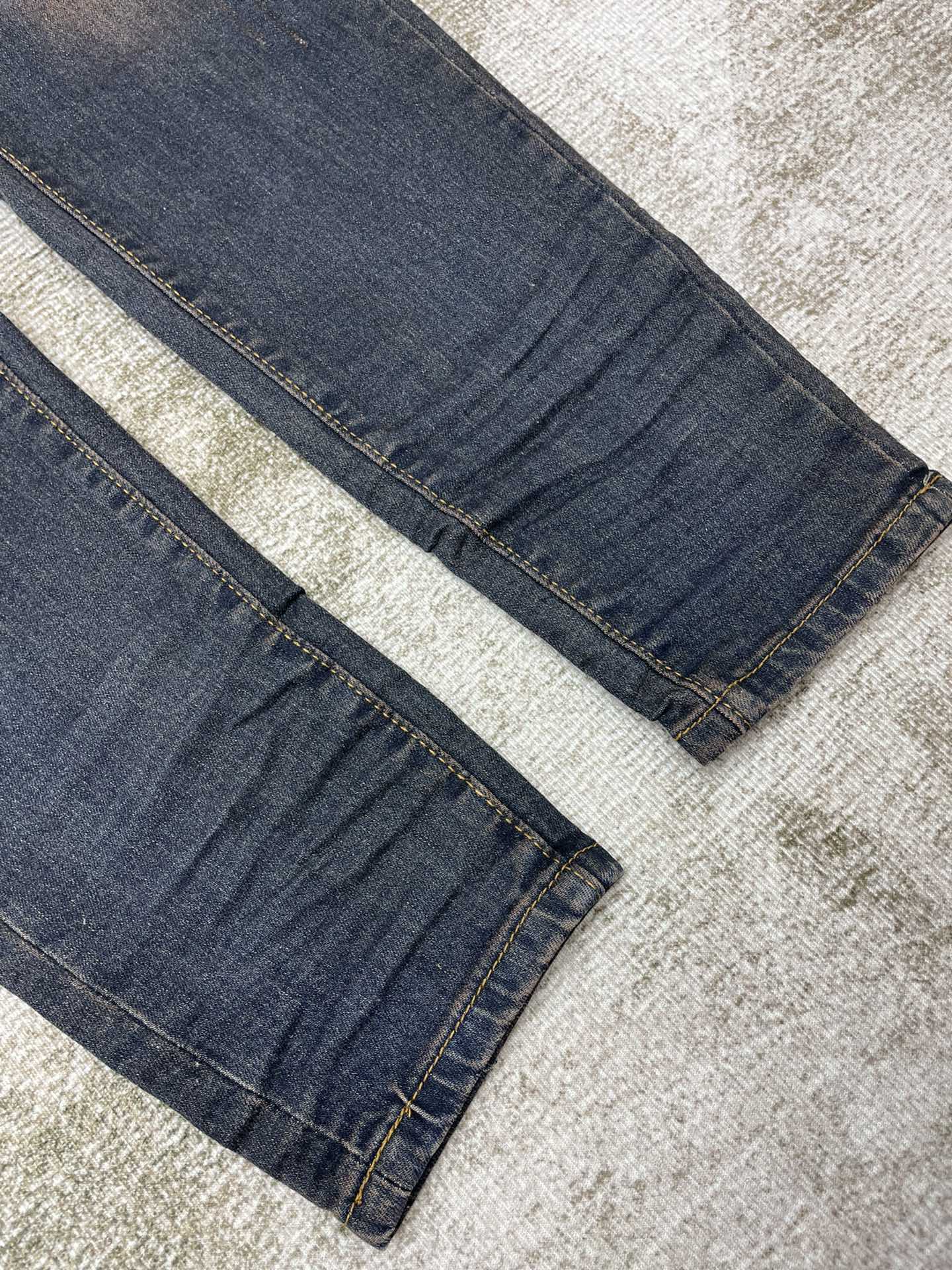 AMIRI JEANS