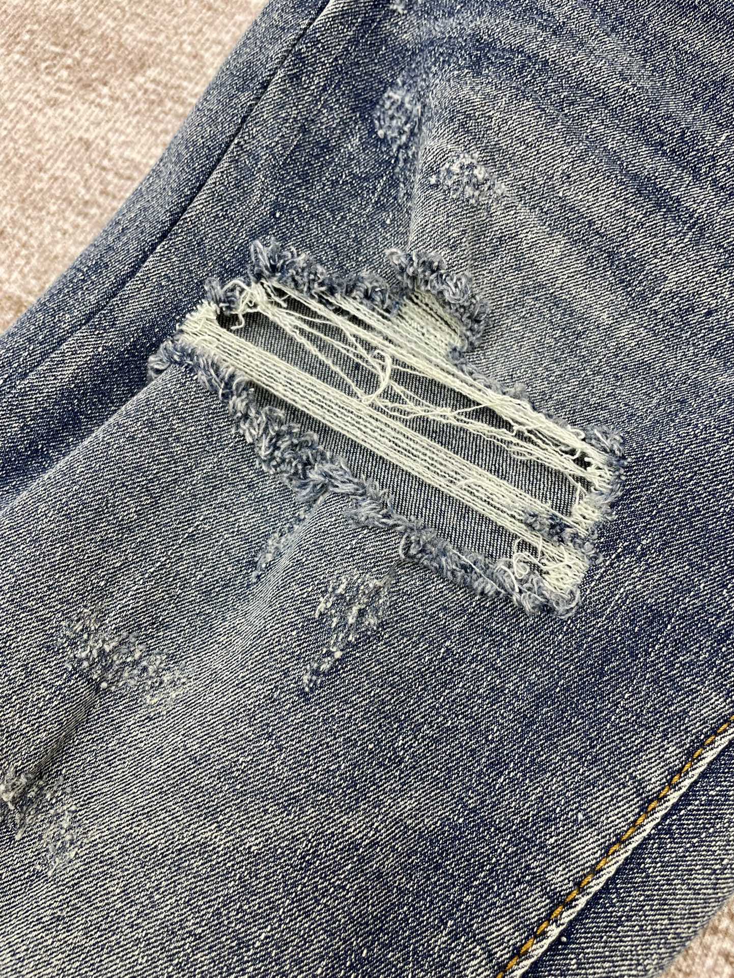 AMIRI JEANS
