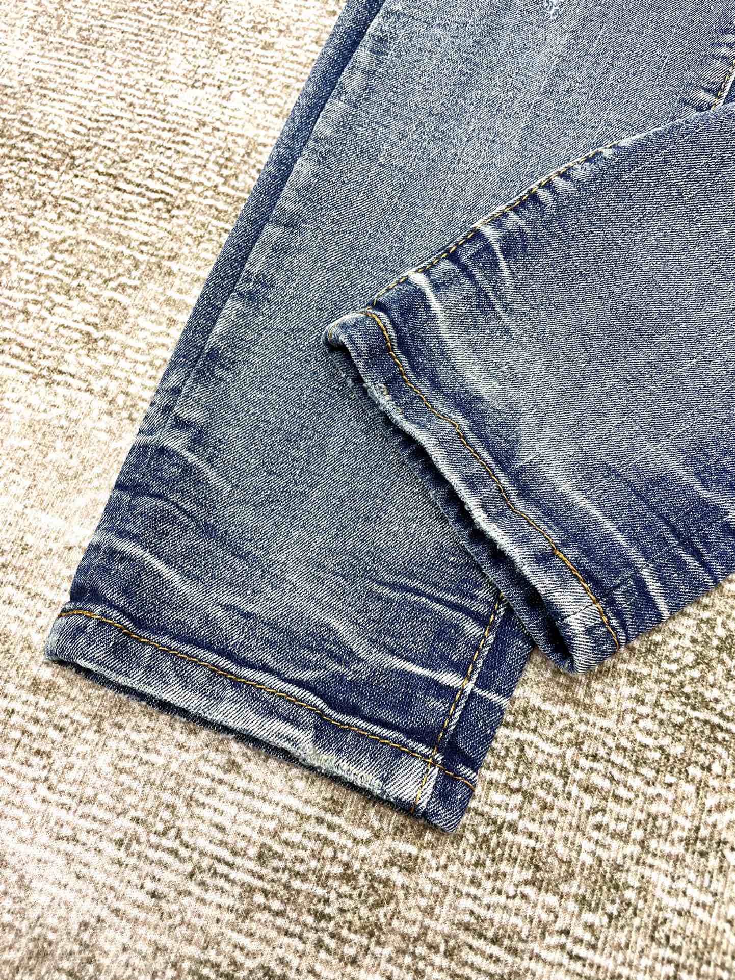 AMIRI JEANS