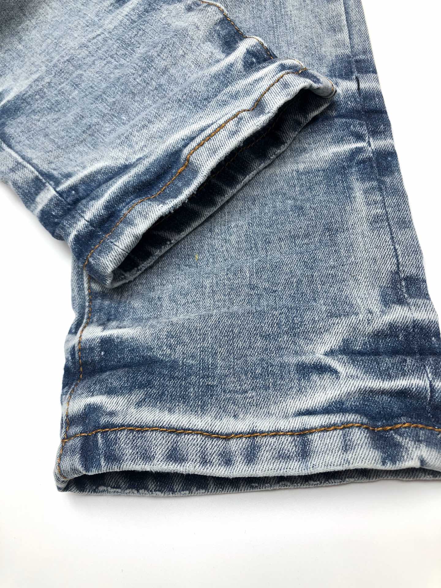 AMIRI JEANS