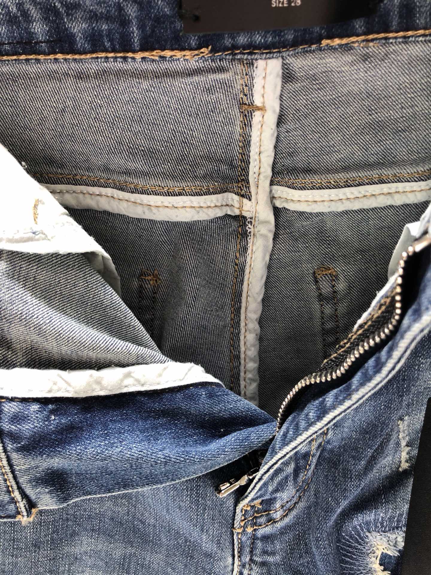 AMIRI JEANS