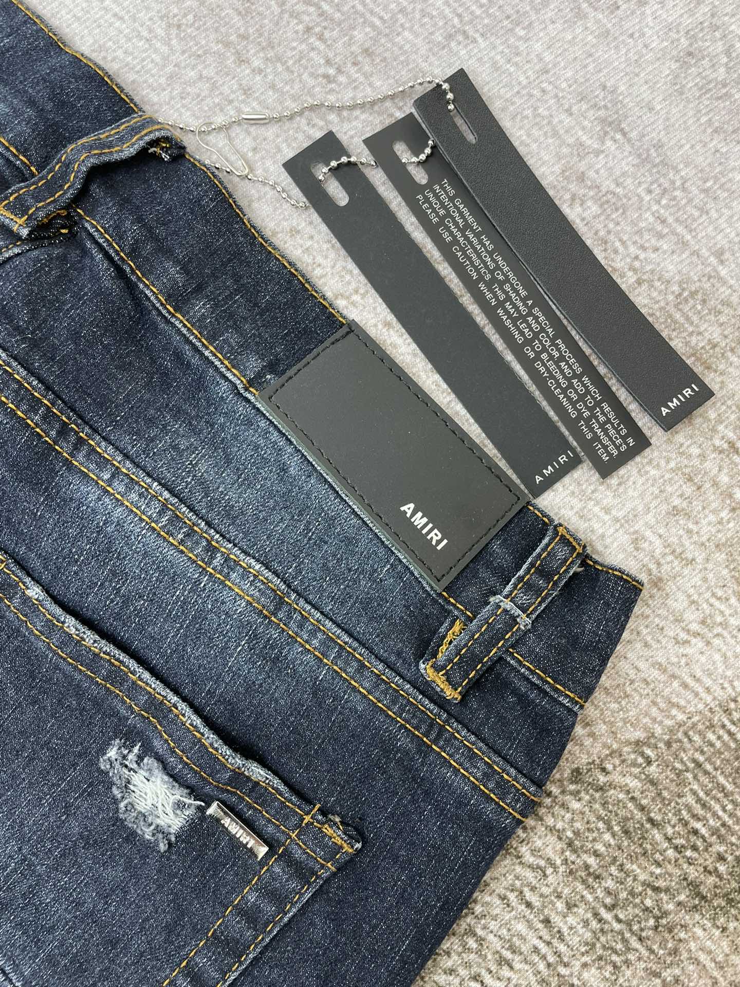 AMIRI JEANS