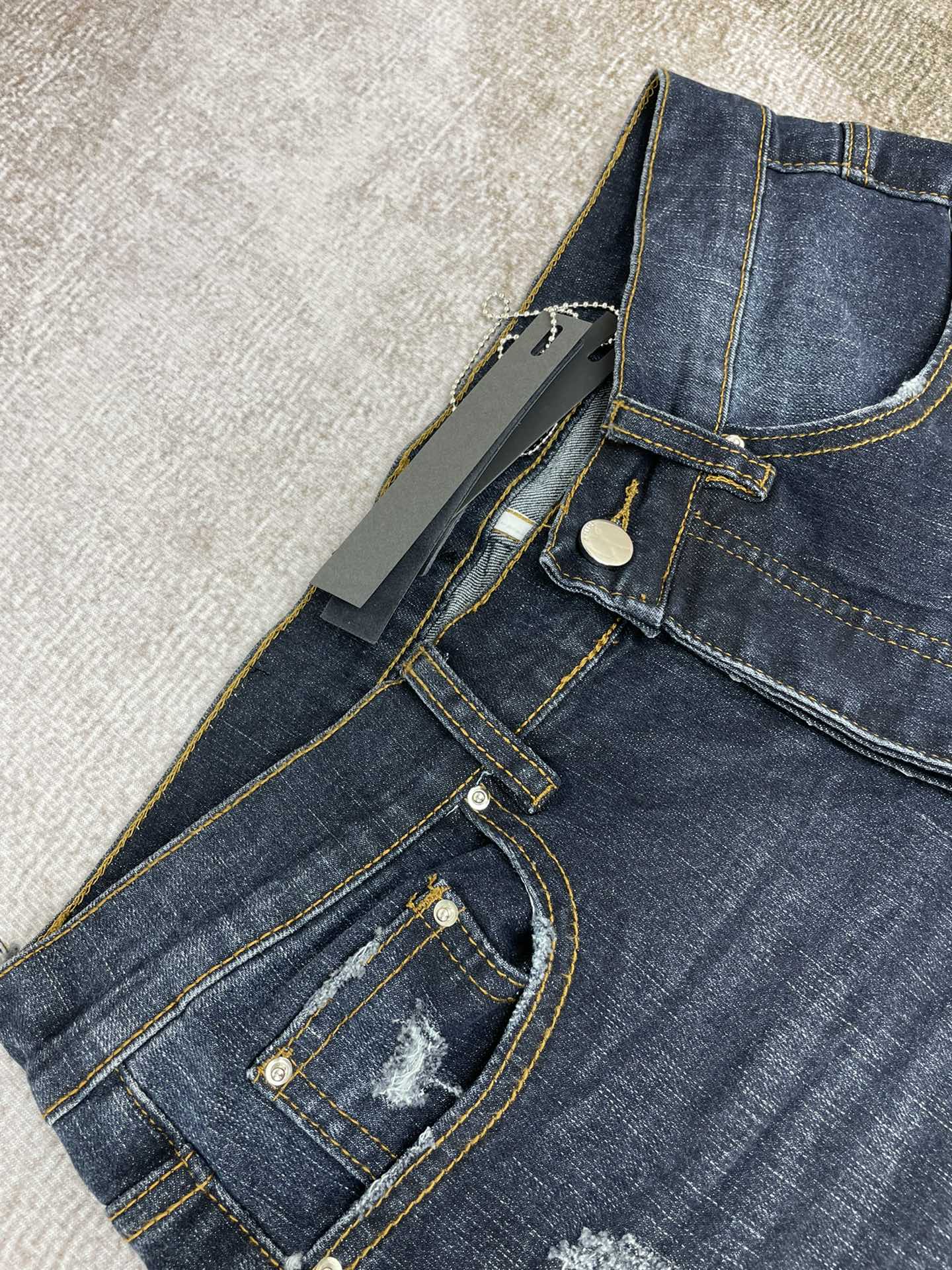 AMIRI JEANS