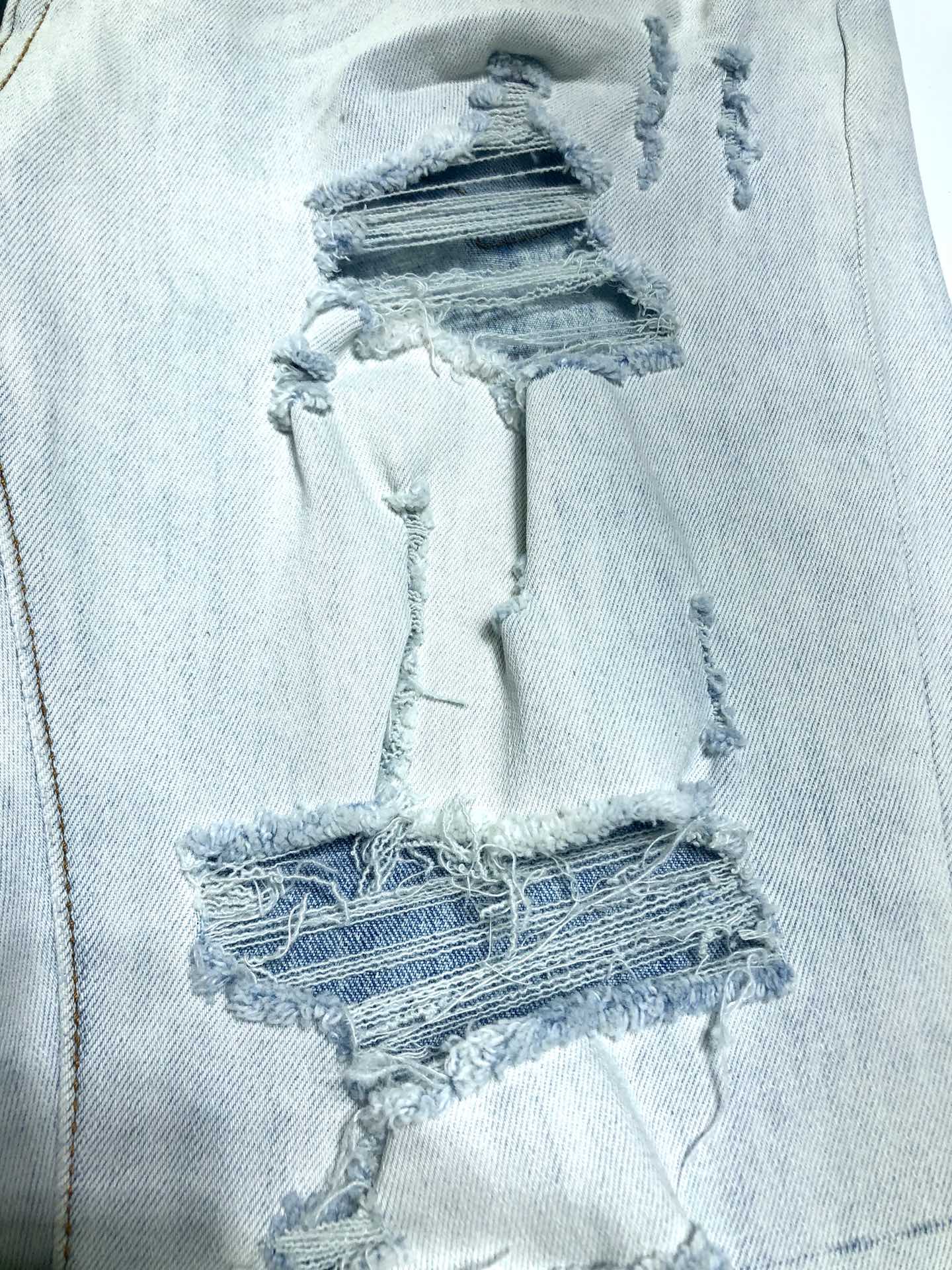 AMIRI JEANS
