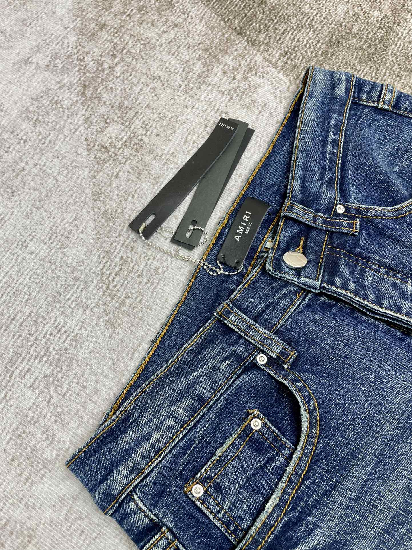 AMIRI JEANS