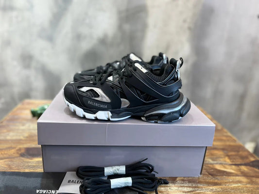 BB SNEAKER