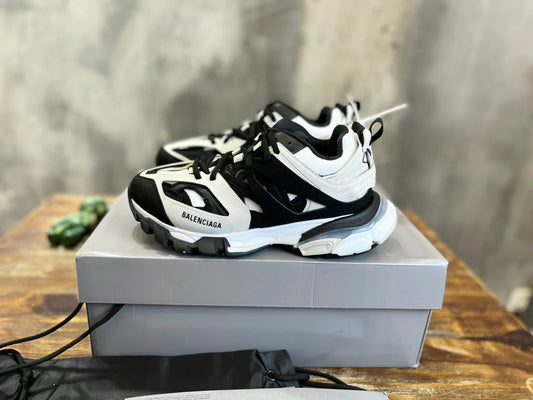 BB SNEAKER