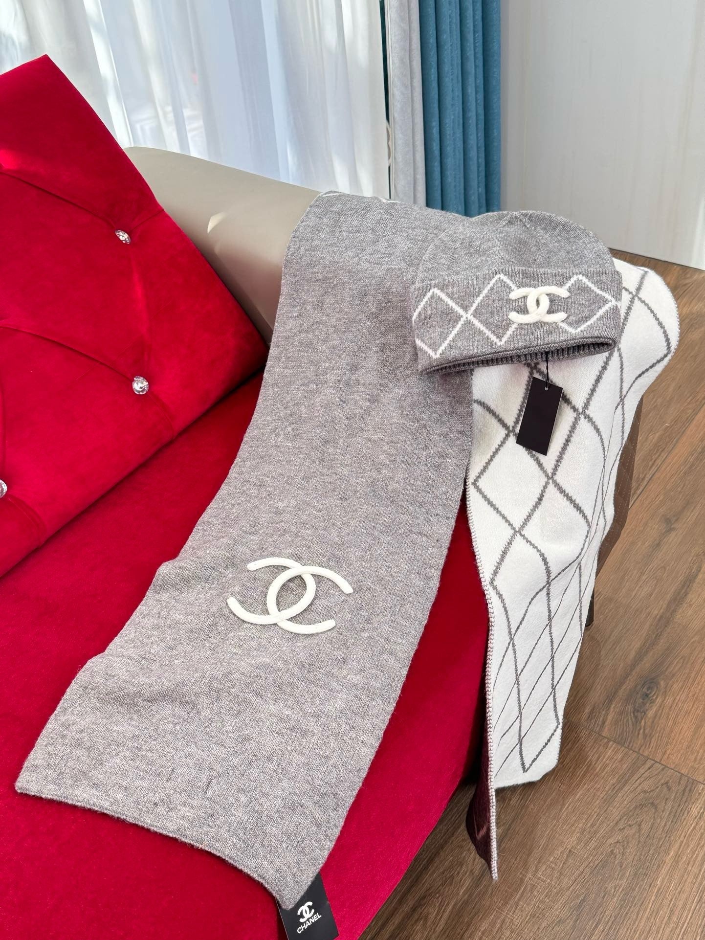 CHANEL SCARF