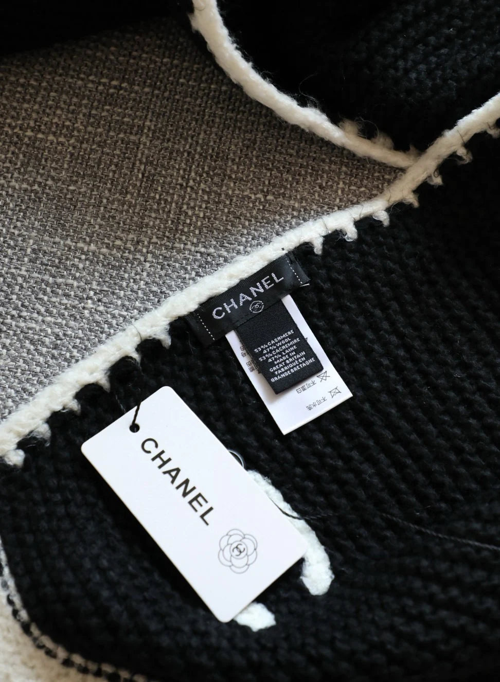 CHANEL SCARF