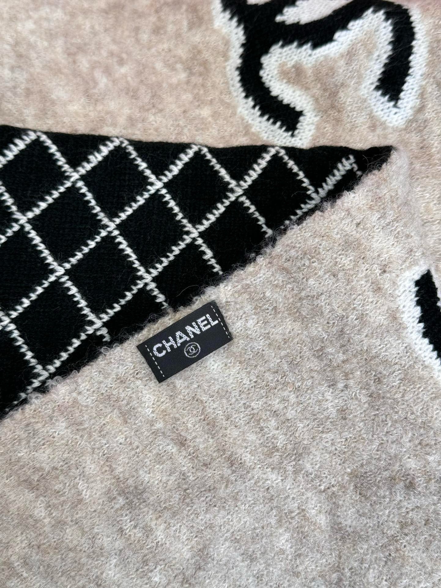 CHANEL SCARF