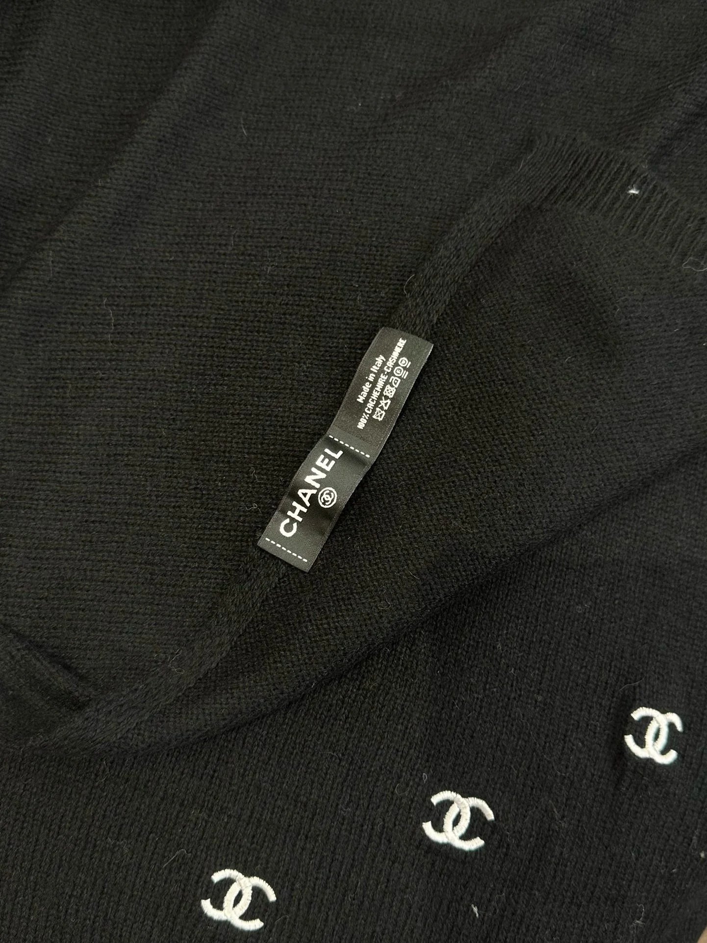 CHANEL SCARF