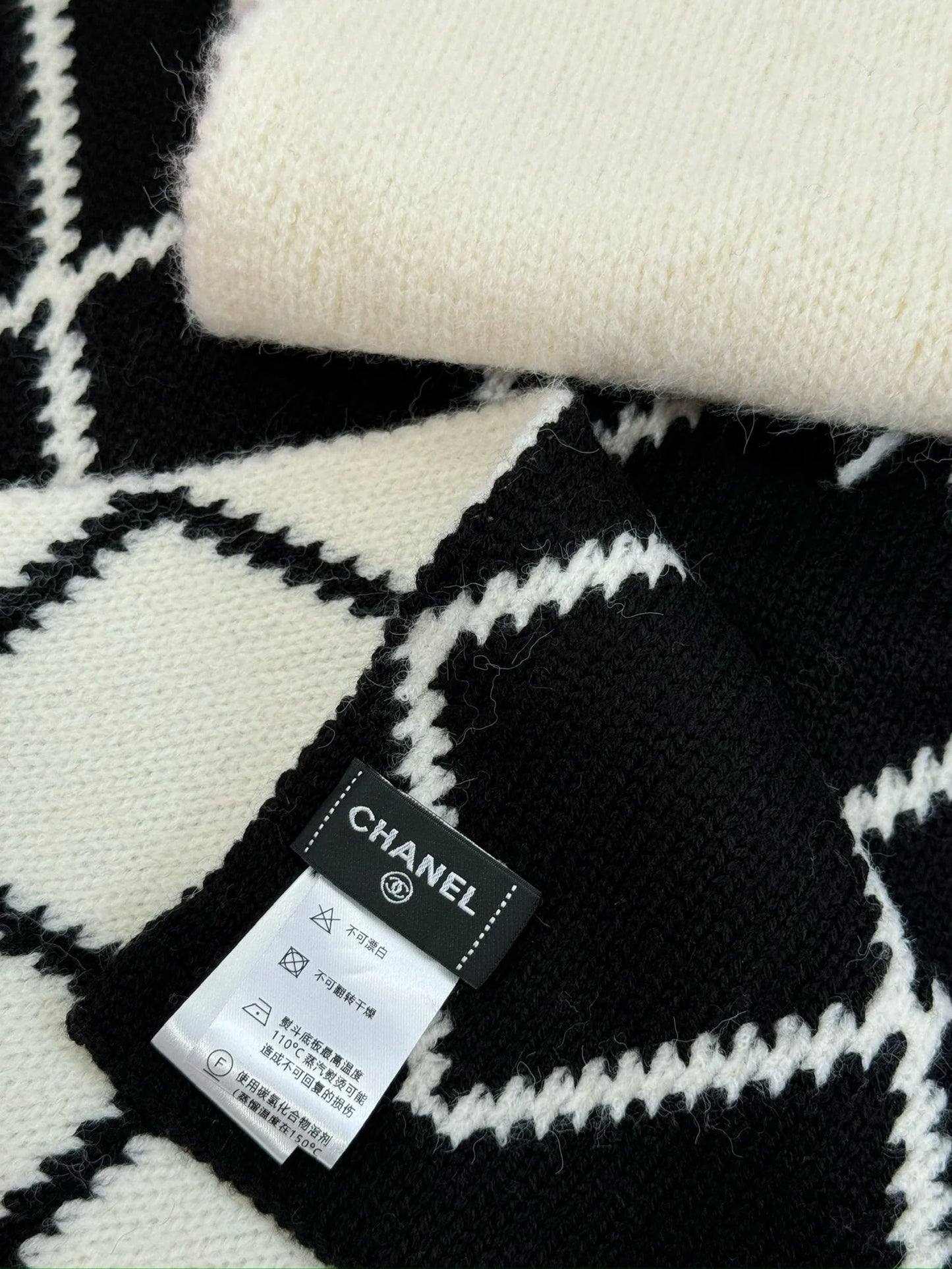 CHANEL SCARF