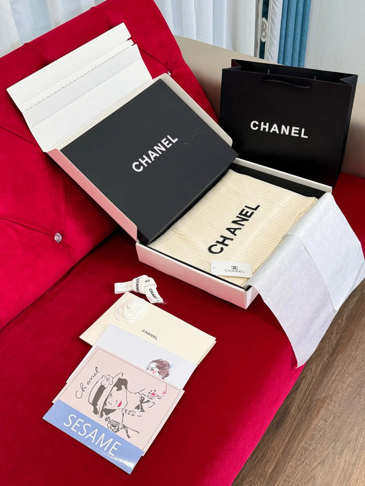 CHANEL SCARFF