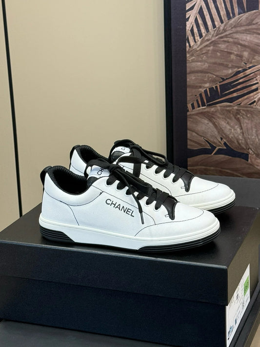 CHANEL SNEAKER