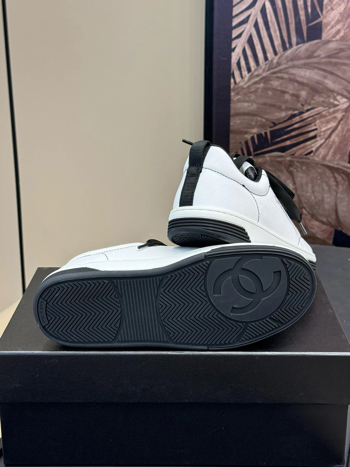 CHANEL SNEAKER