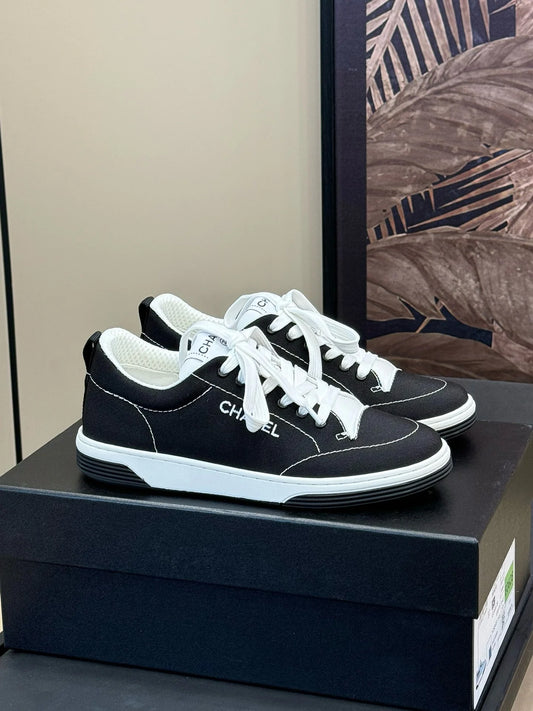 CHANEL SNEAKER
