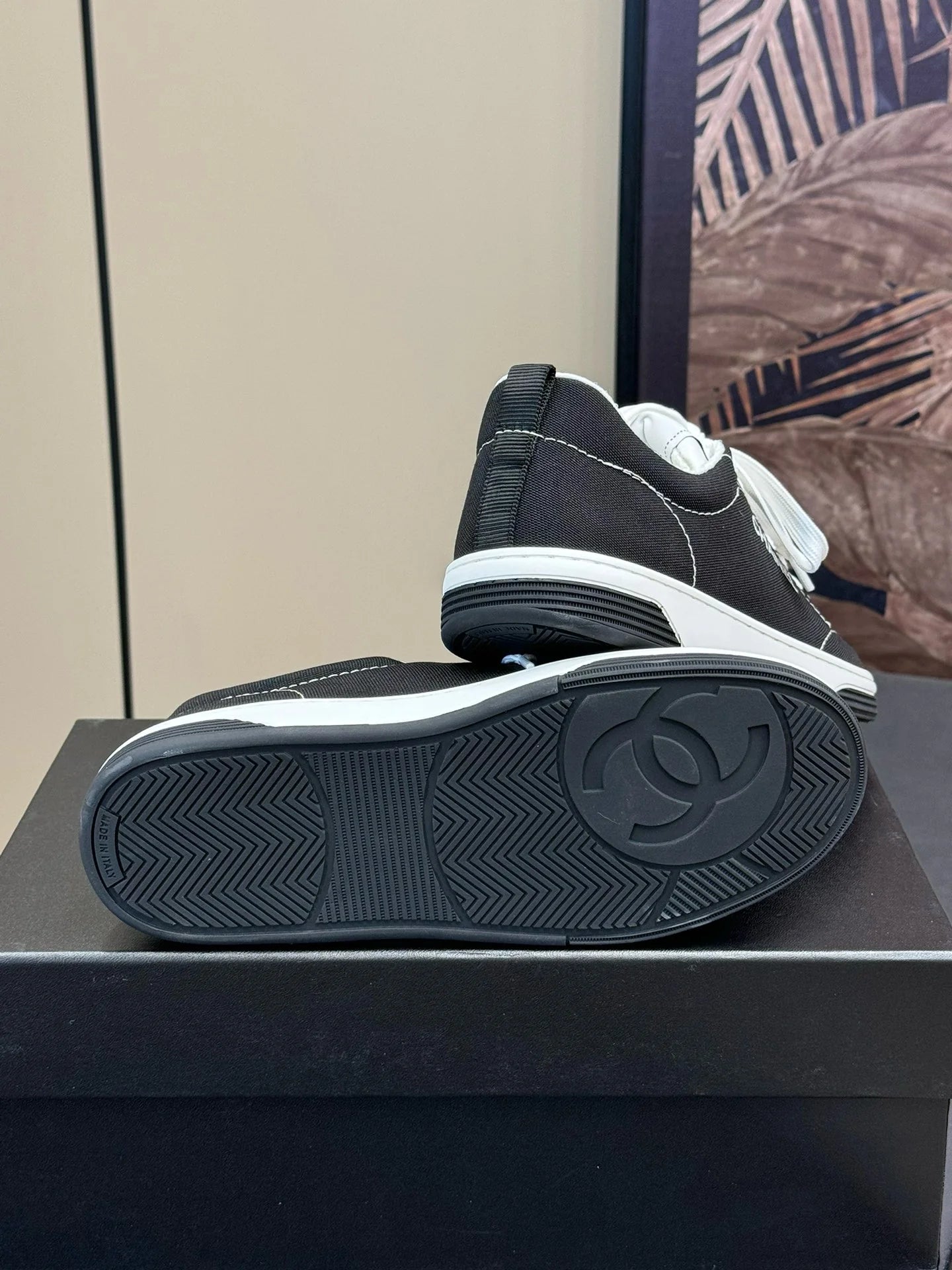 CHANEL SNEAKER