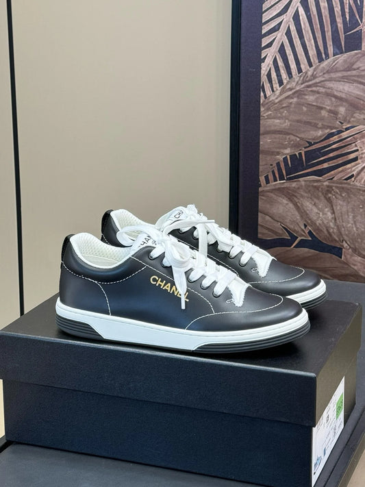 CHANEL SNEAKER