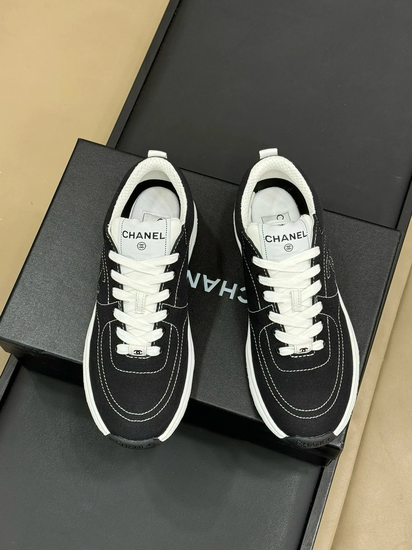 CHANEL SNEAKER