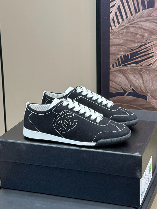 CHANEL SNEAKER