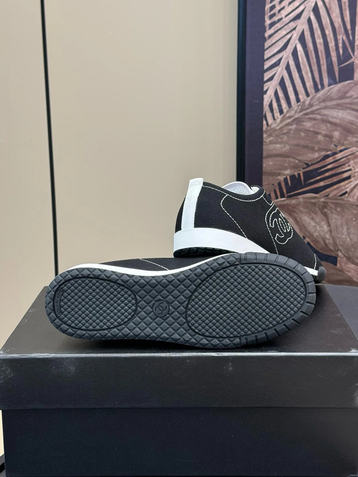 CHANEL SNEAKER