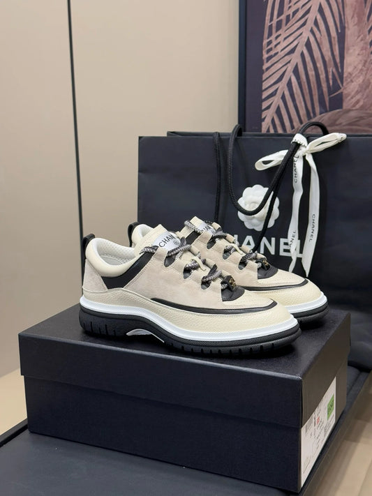 CHANEL SNEAKER