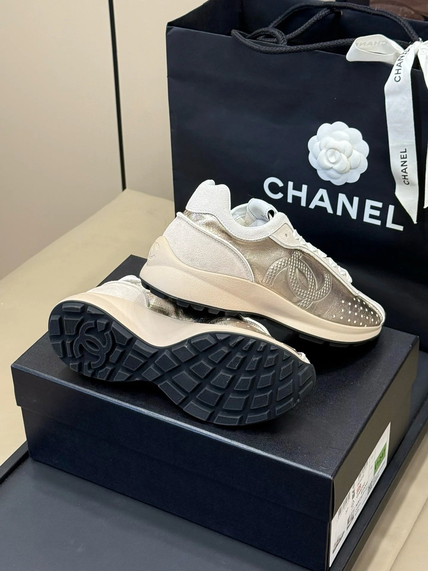 CHANEL SNEAKER
