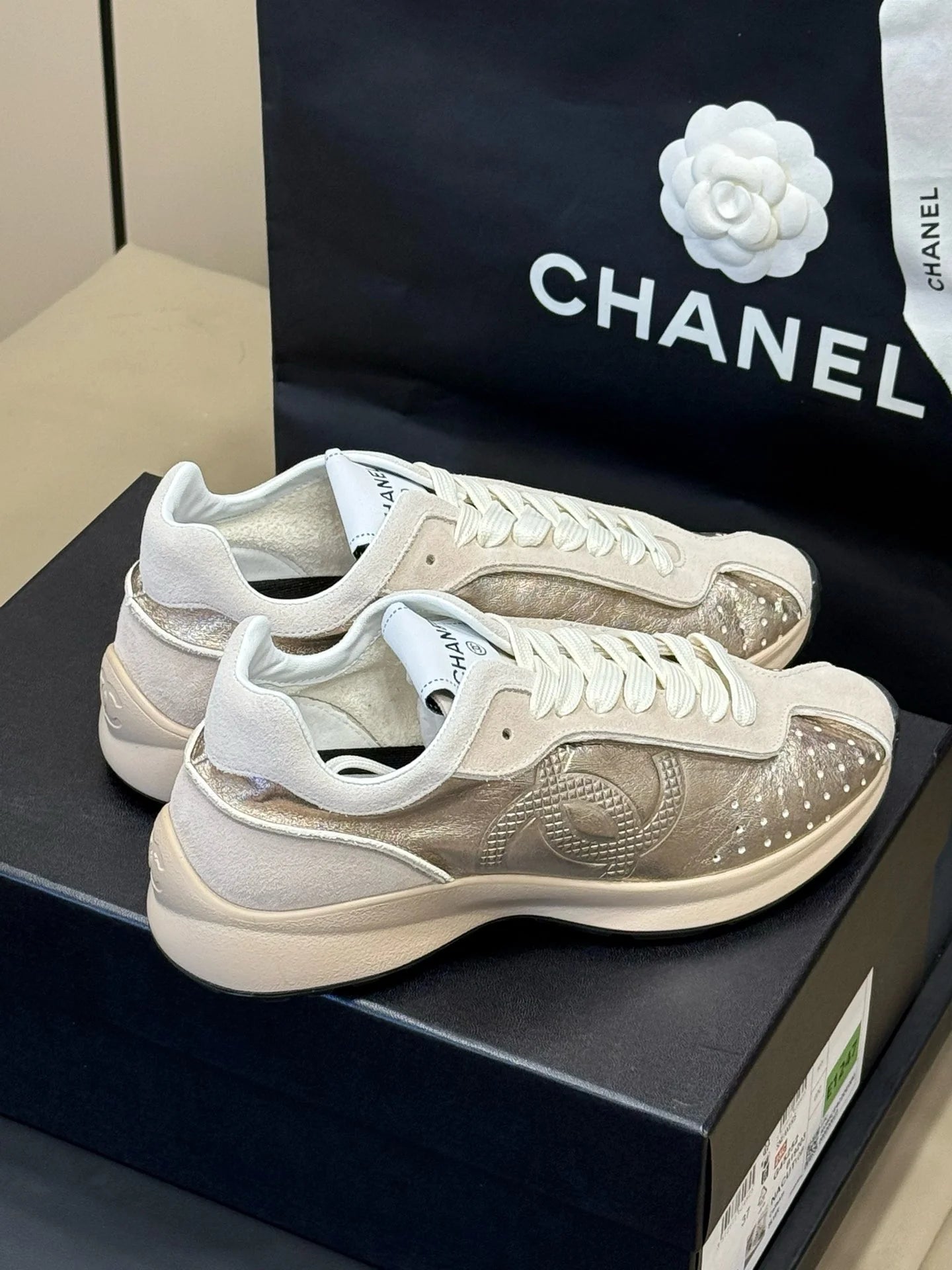 CHANEL SNEAKER