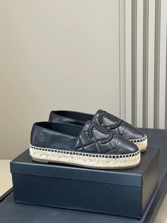 CHANEL SNEAKER