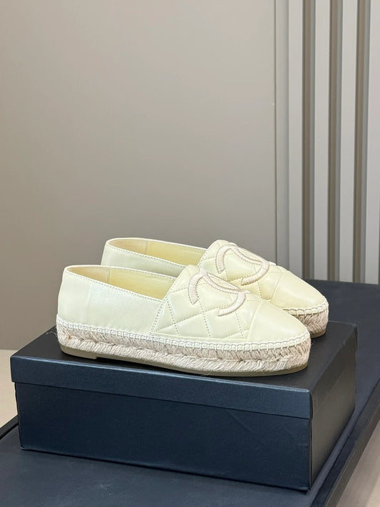CHANEL SNEAKER