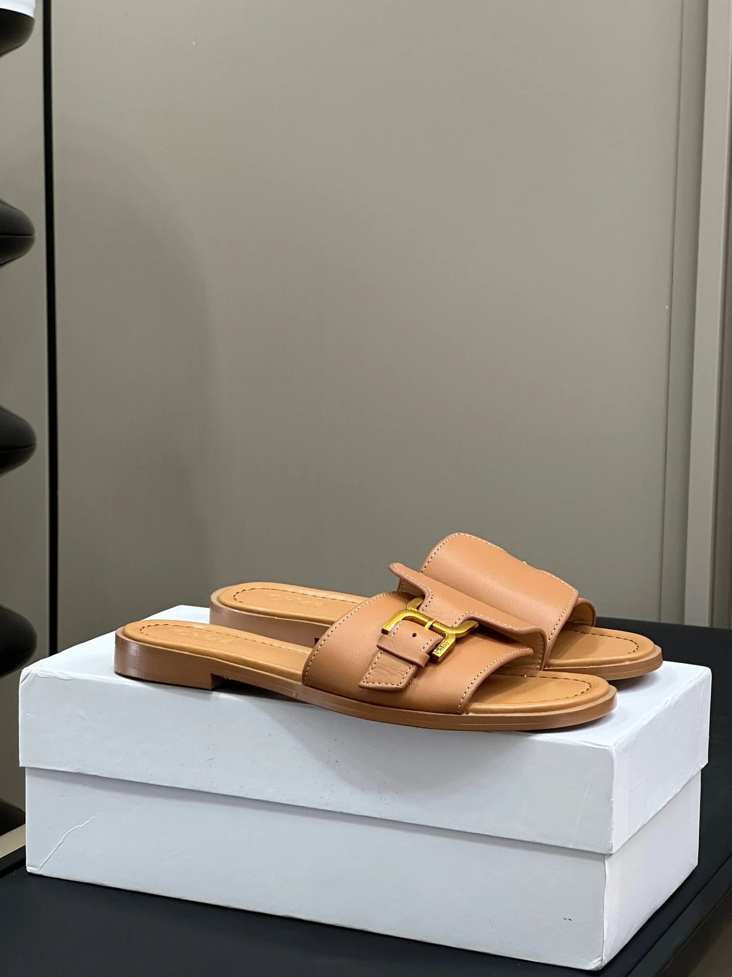 CHLOE SANDAL