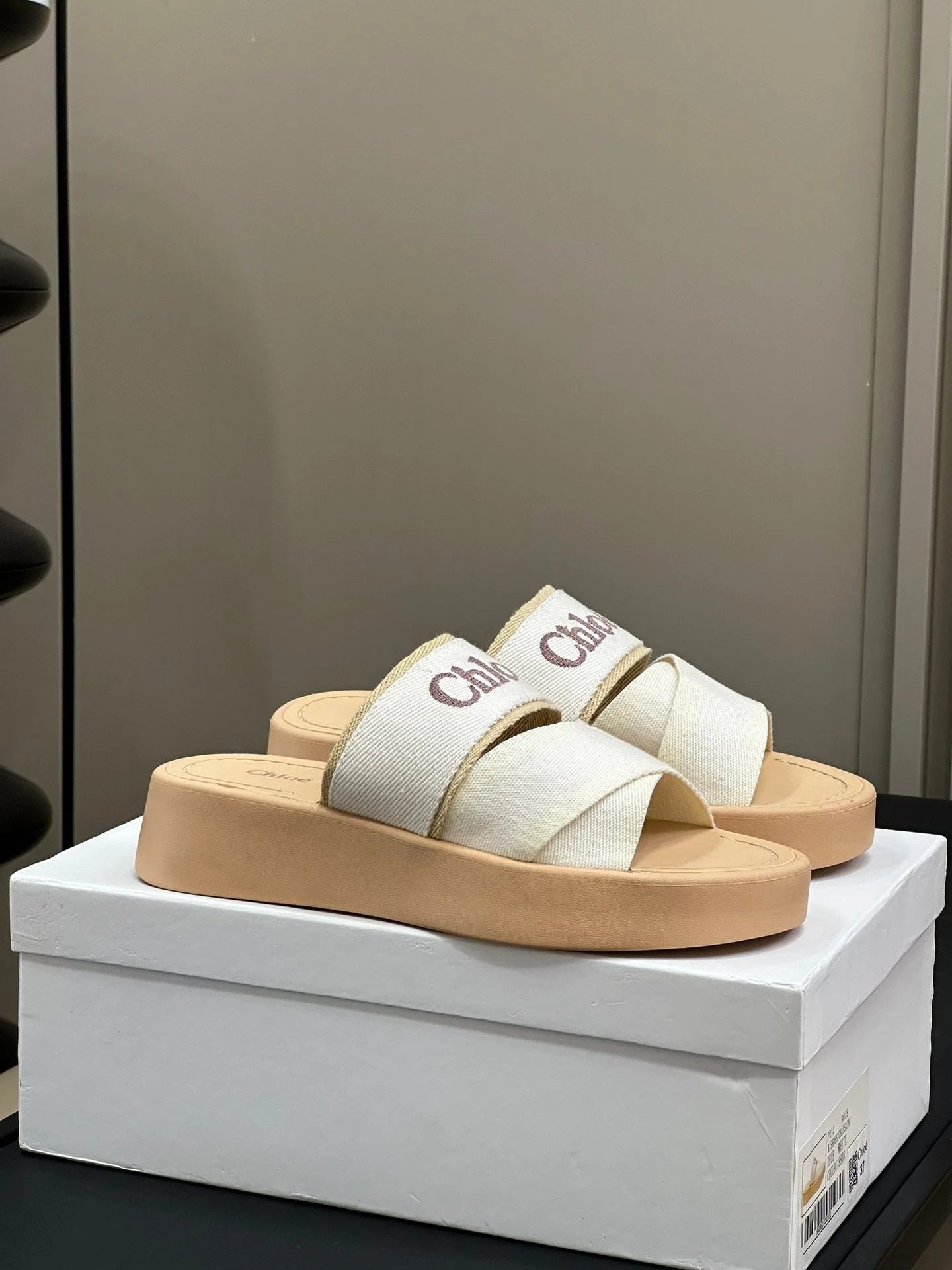 CHLOE SANDAL